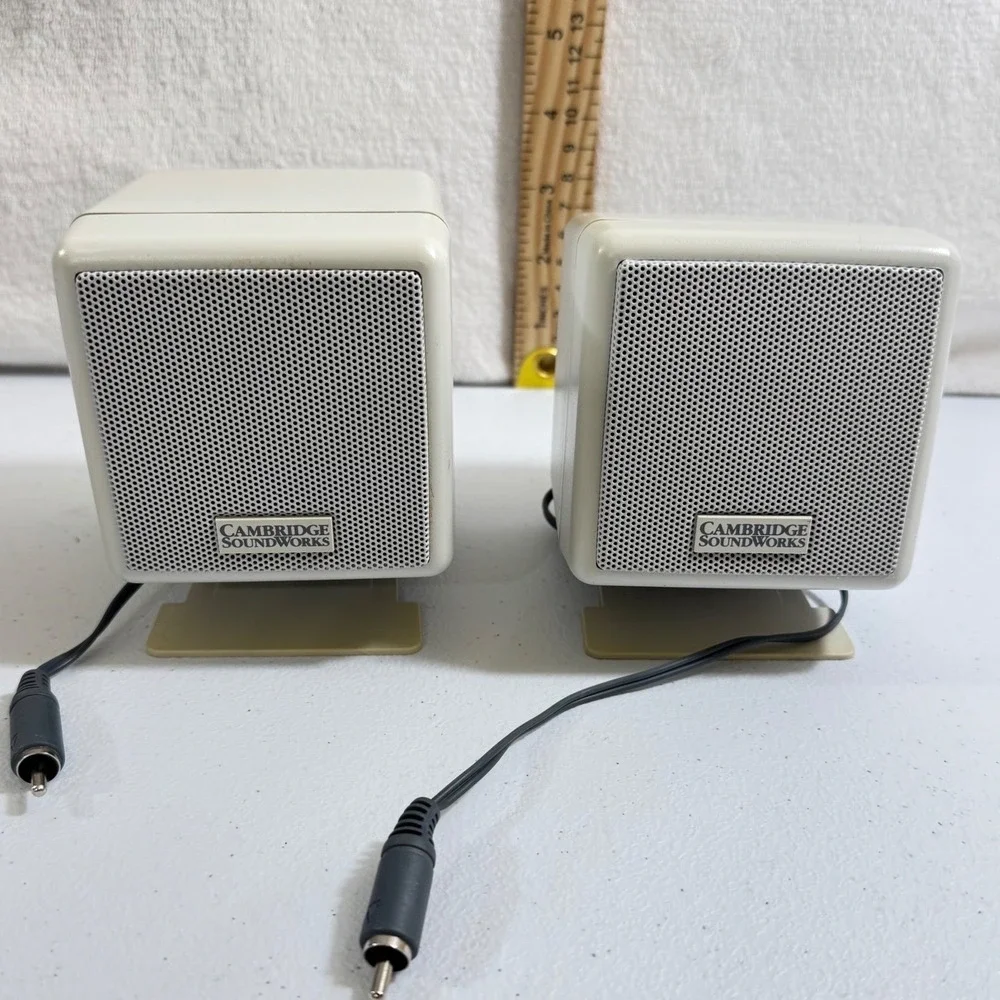 Cambridge Soundworks‎ Desktop Computer Speakers Beige Cables OLDSTOCK FLAW